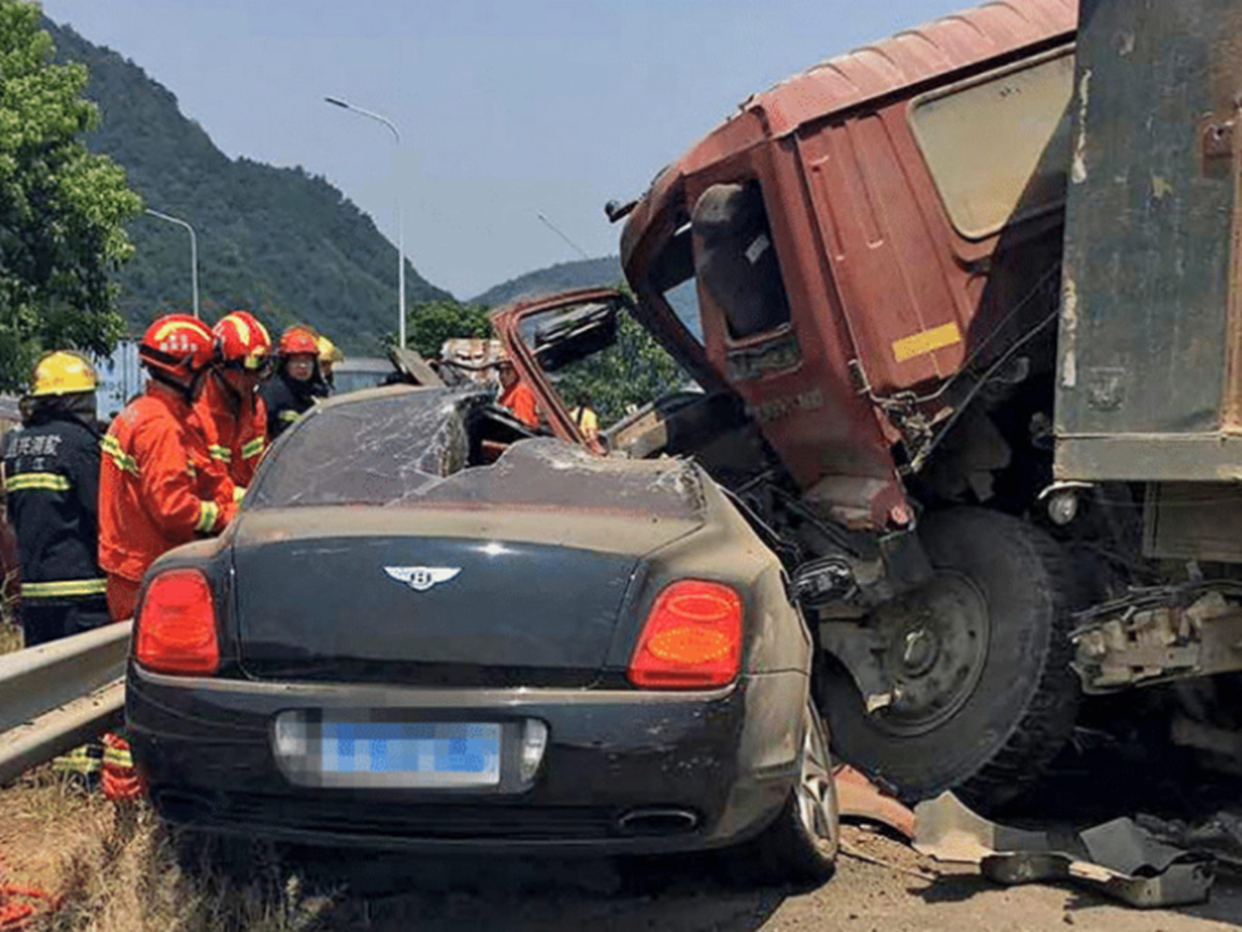 撞了车赔不起怎么处理,撞了千万豪车赔不起怎么办