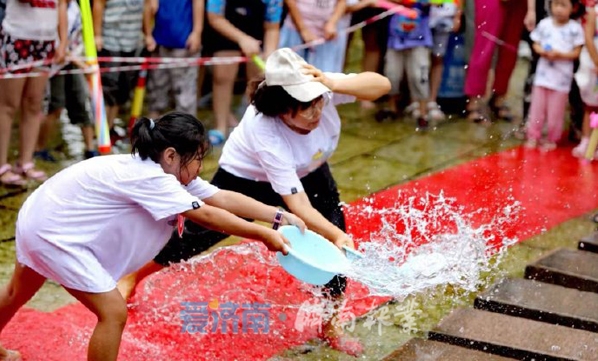 周末乐翻天，“泼水”五龙潭啦