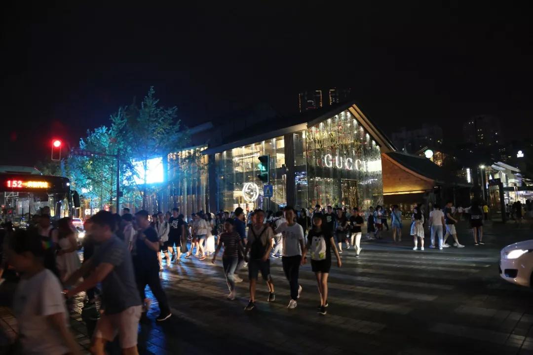 年轻人都去了成都,为什么年轻人都喜欢成都