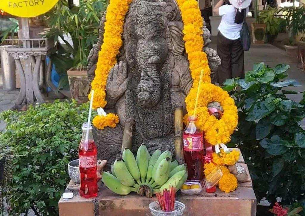 草莓芬达泰国,泰国路边的东西千万不要乱捡