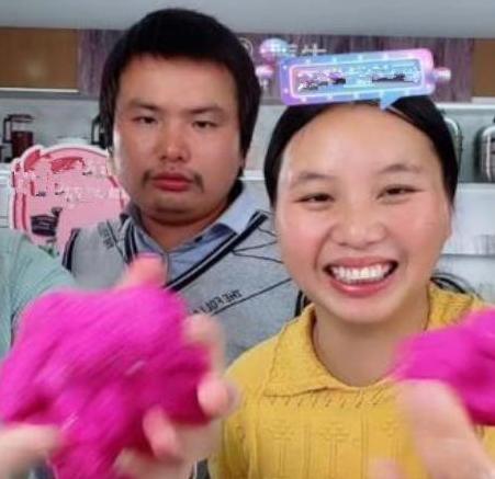 比起牛爱芳春花的人设崩塌,蜀中桃子姐的清醒与真实,真叫人佩服