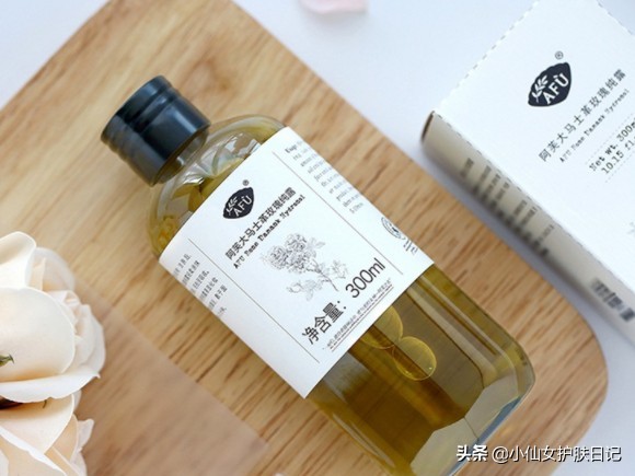 玫瑰纯露是什么有什么作用,玫瑰纯露和玫瑰精油纯露区别