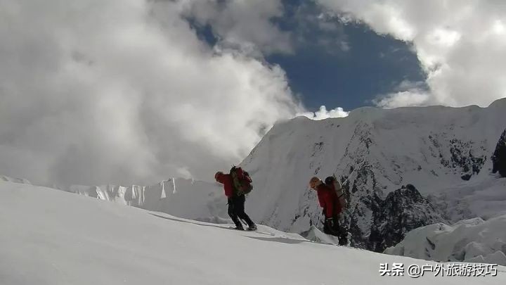 记得《攀登者》相机丢了的事吗？摄影在户外探险发展中的简史