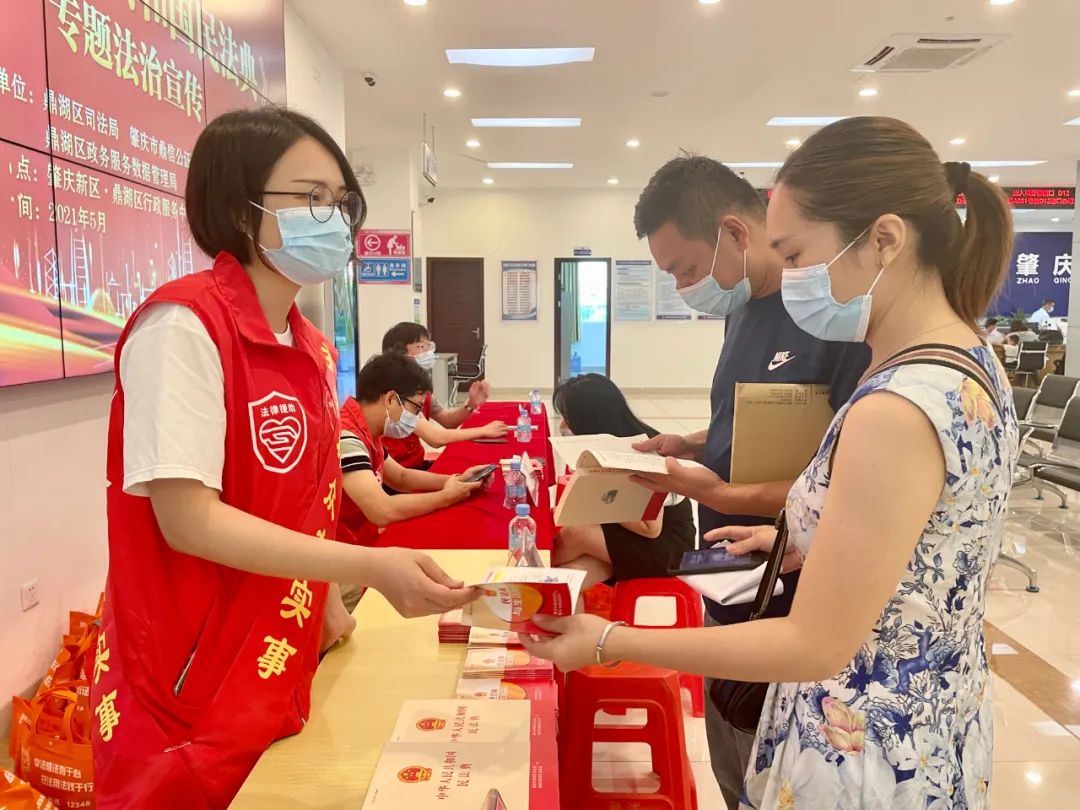 基层普法助力法治建设,基层普法与依法治理