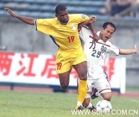 四川全兴队刮起黄色旋风主场不败,四川全兴队刮起黄色旋风