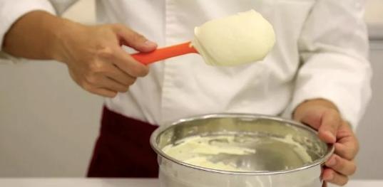 洋梨焦糖蛋糕做法,秋天的第一个蛋糕制作教程