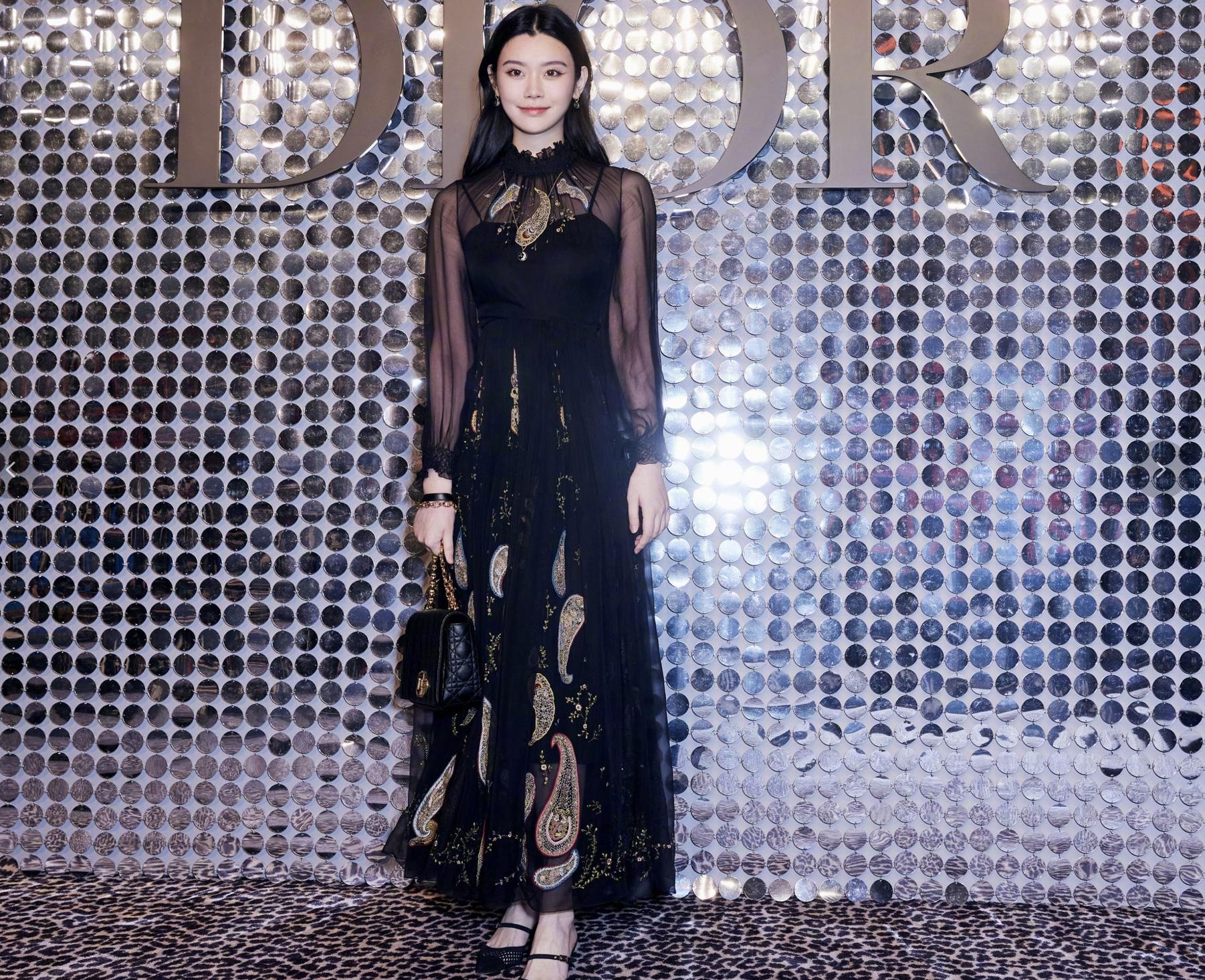 何猷君被曝恋奚梦瑶,何猷君否认靠奚梦瑶生孩子分家产