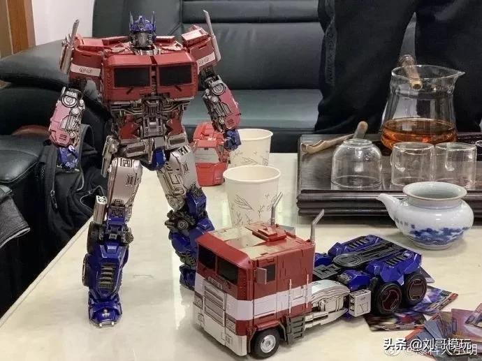 威将外传擎天柱测评,威将放大版外传擎天柱