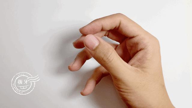 孩子握笔姿势不对如何纠正,握笔姿势不对快速纠正视频