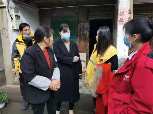 天台平桥镇辉龙大酒店,情系困难员工爱心捐助暖人心