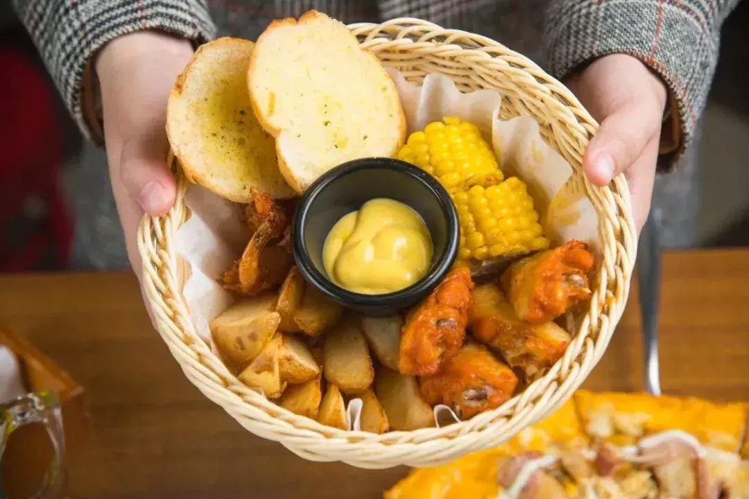 感恩不用花大钱！还有免单机会！天津这条街要火了……