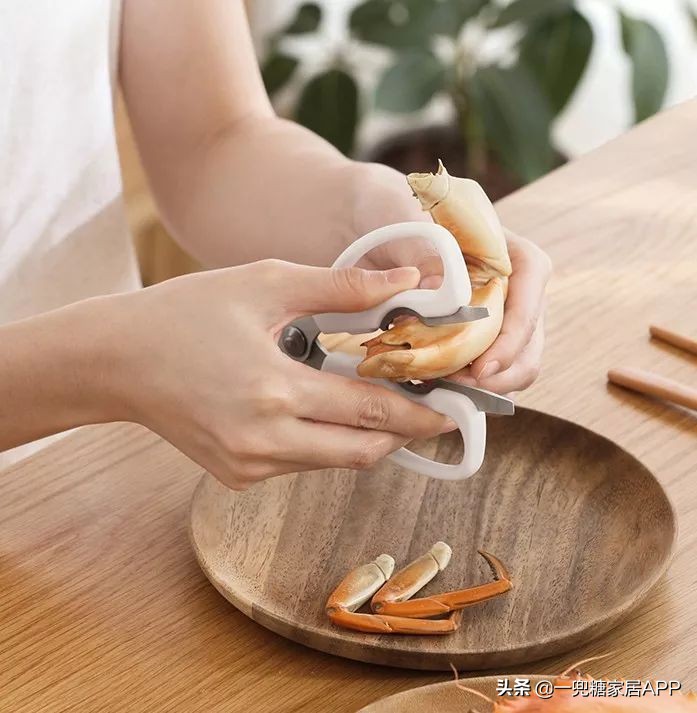 在名创优品100元能买化妆品,在名创优品花100元买化妆品