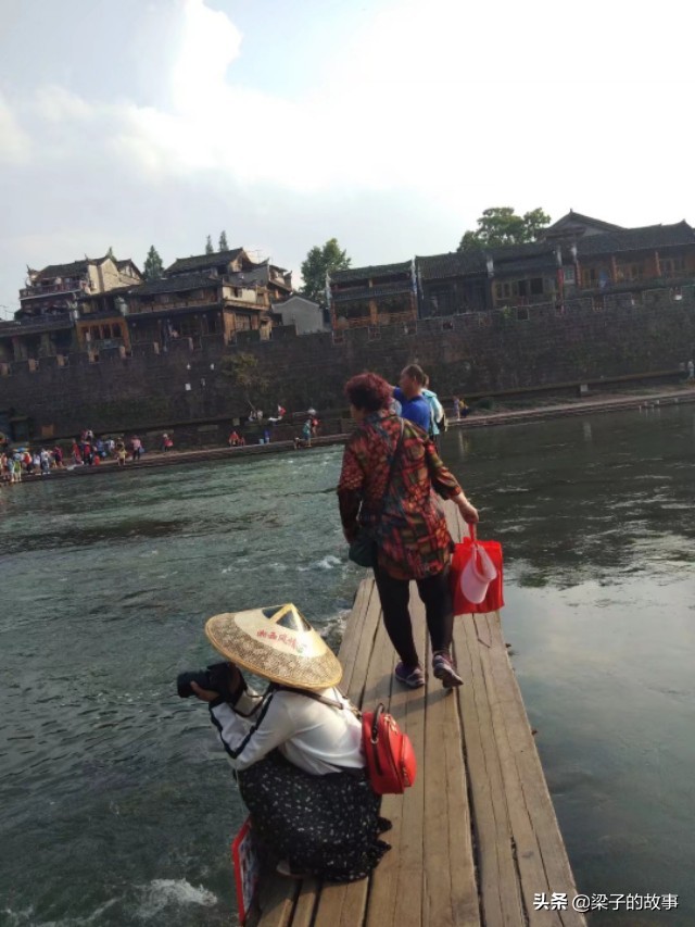 湘西明珠凤凰古城位于哪个省,湖南省湘西市凤凰古城