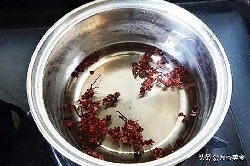 炸牛肉丸子放不放小酥肉粉,炸牛肉丸子不能放什么调料