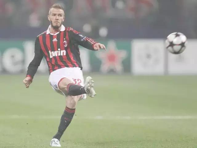 怎么打贝克汉姆的弧线球,如何踢出香蕉球射门教程