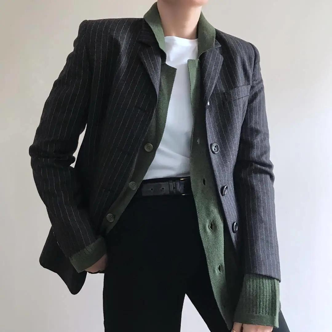 牛仔衬衫叠穿哪种款式和颜色适合,灰色衬衫怎么搭配出高级感叠穿