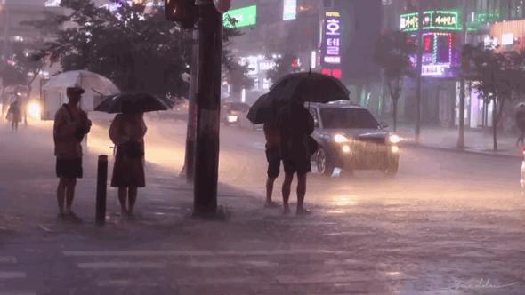 小姐姐分享自拍的“羞羞”日常，引百万人围观