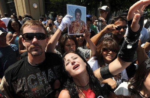 很像迈克尔杰克逊的小男孩,永远的孩童迈克尔杰克逊