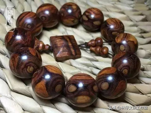 紫檀柳手串与黄花梨手串区别,海南黄花梨紫檀怎么鉴别
