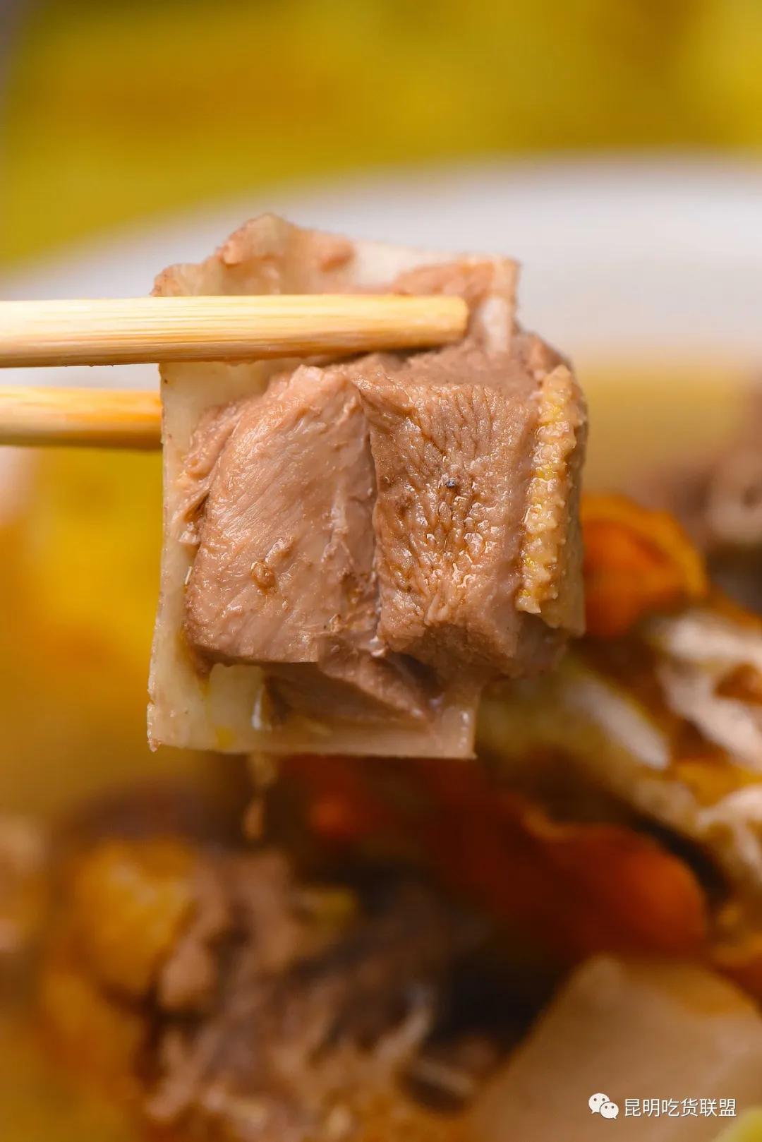 自驾29分钟到，昆明边大片红将军成熟可摘，1口糖心甜蜜又多汁