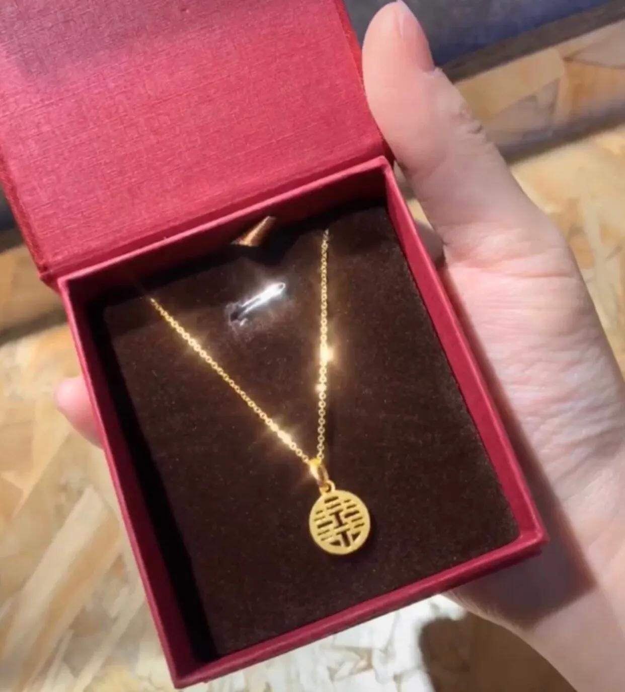 纯金Celine同款手镯,在老庙买的黄金是真的吗