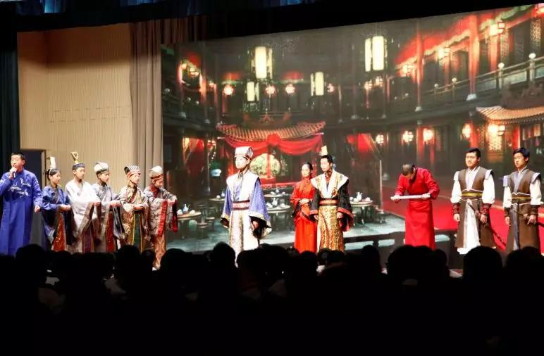 2020全景看高中丨大十二，教给我爱，教给我向上成长的勇气和力量