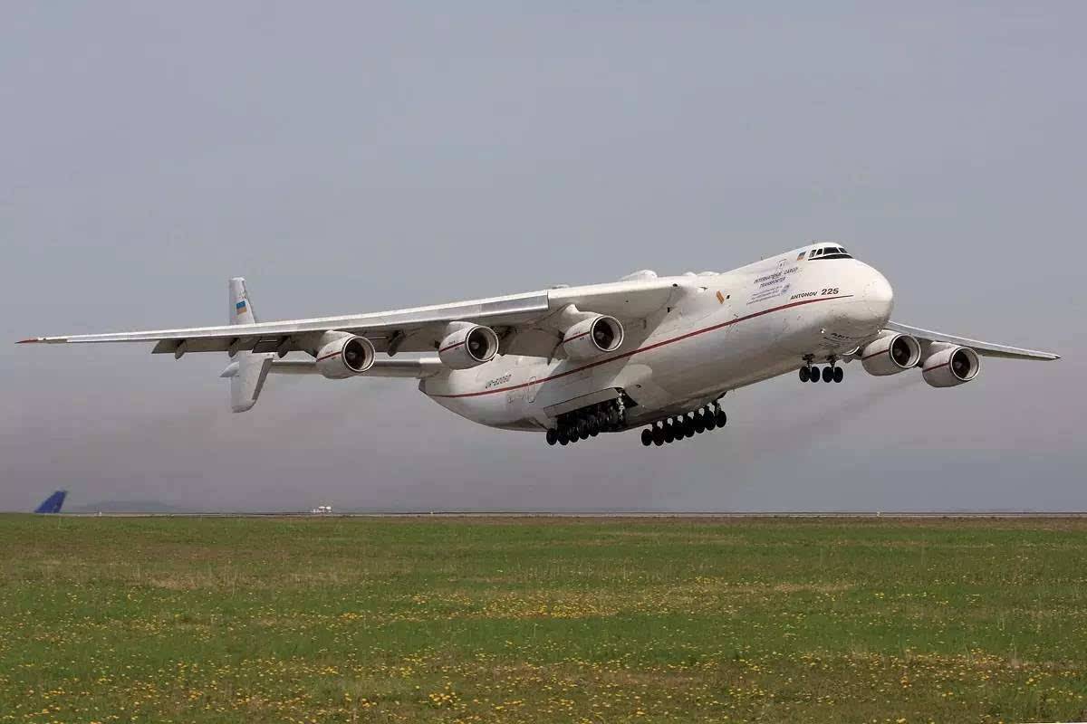 安225到天津运送口罩的图片,安225运口罩