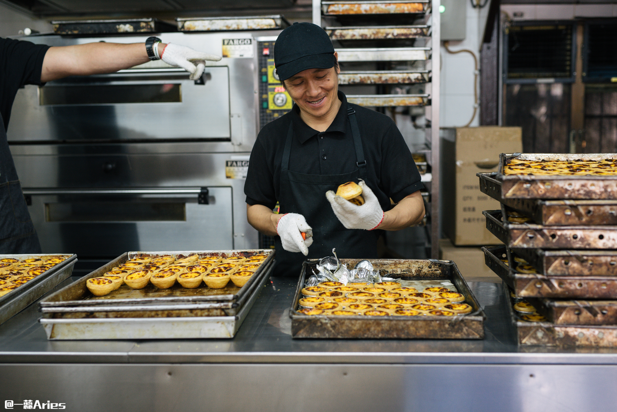 来澳门感受一下紫醉金迷,澳门一天游必去的美食街