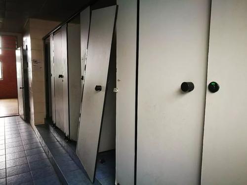 为什么公厕的门下边要有一条缝,卫生间门下边要不要留缝