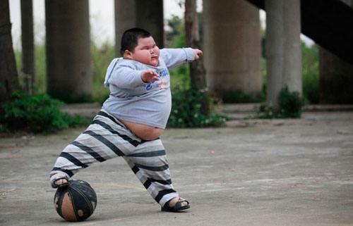 13岁孩子脖子周围黑洗不掉,六岁女童脖子发黑