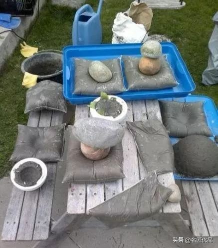 塑料旧手套,新买的手套被塑料和铁连在一起