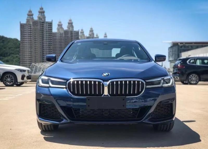 月入15000养得起宝马5系,宝马5系养车一年的费用