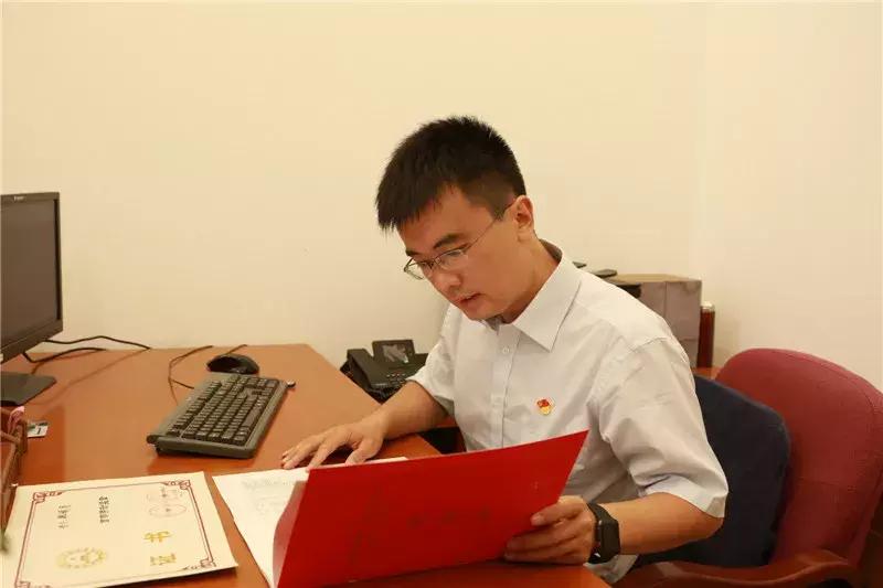 「异乡红河人」从航天人到公务员,这位红河人始终不忘初心牢记使命诠释好新时代人民公仆的含义