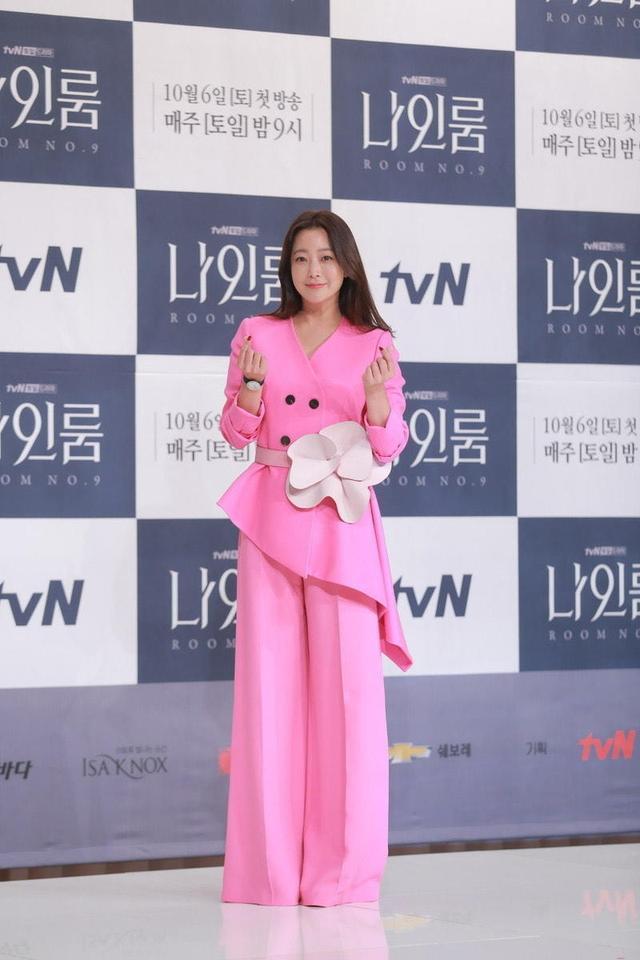 韩国高颜值美女穿搭秀,盘点韩国穿搭美女