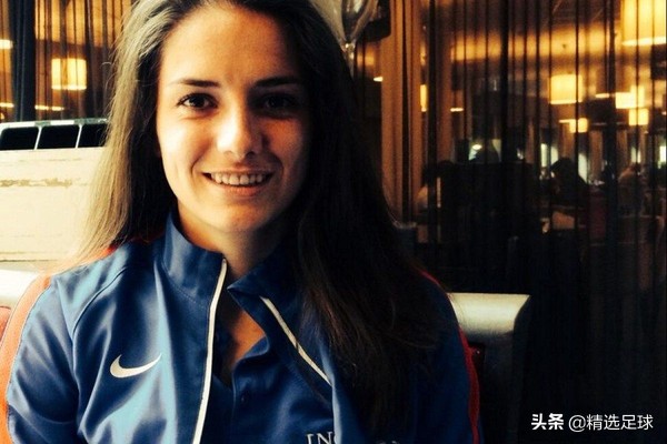 足坛十大女人最爱的球员,足坛历史十大女足球明星