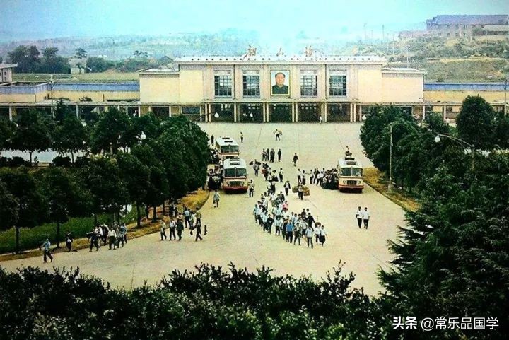 韶山火车站红色专列,韶山火车站到韶山景区