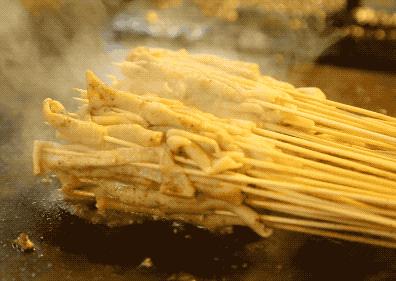 铁板鸭肠串串店,铁板鸭肠网红串串香摆摊配方
