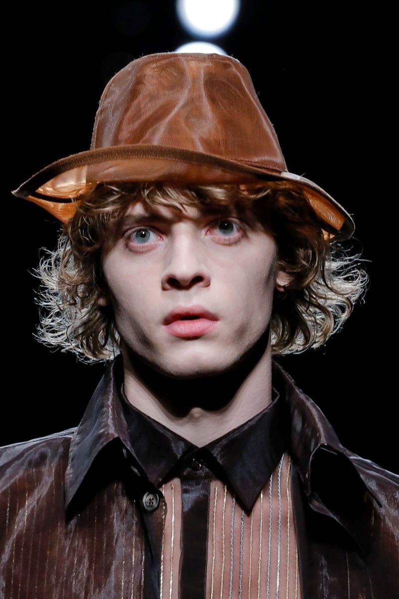 米兰时装周fendi2022春夏系列,米兰时装周2019秋冬fendi价钱