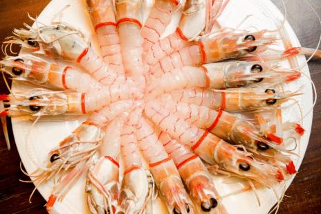 吃海鲜龙虾帝王蟹自助,海胆海鳌虾自助