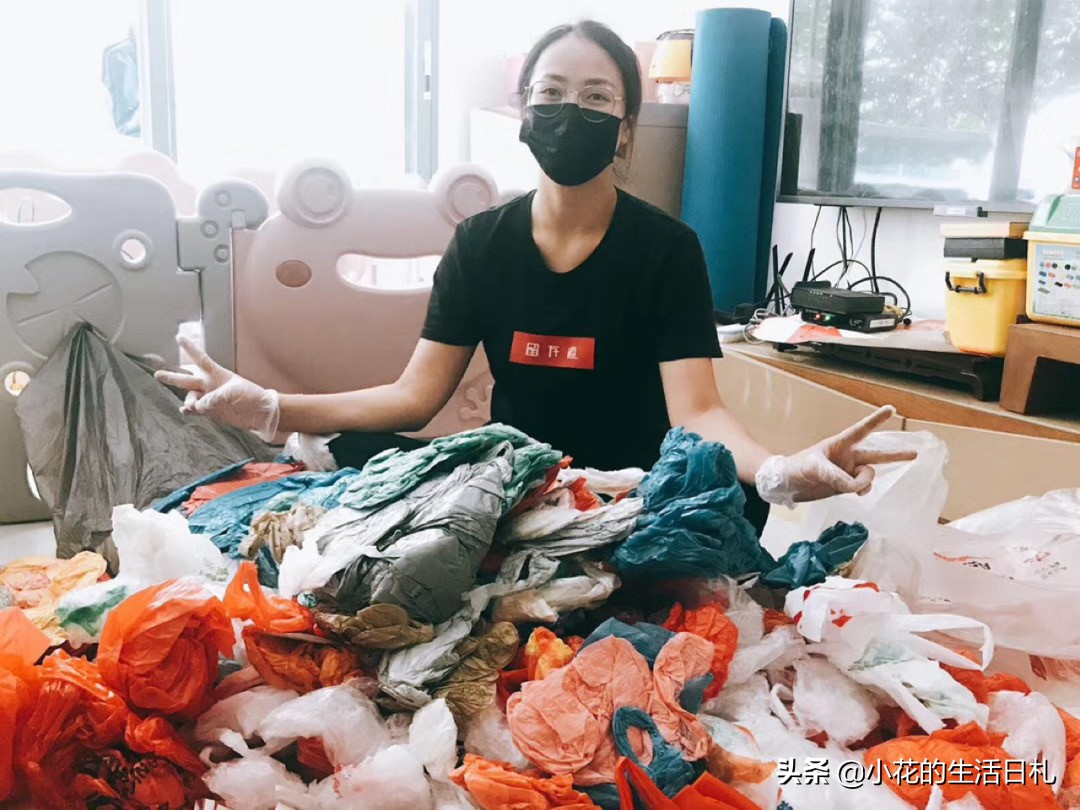 塑料袋收纳妙招废物利用,没用的塑料袋收纳法