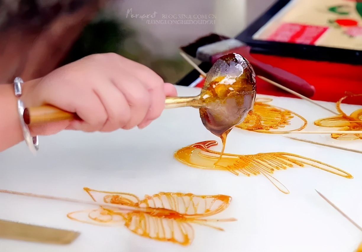 牛年扭蛋机、5折买明星同款、年味美食买一赠一，新春焕新颜