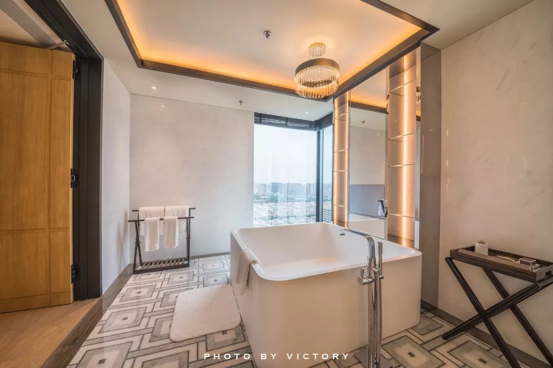 丽思卡尔顿西安自助,西安丽思卡尔顿酒店多少钱一晚