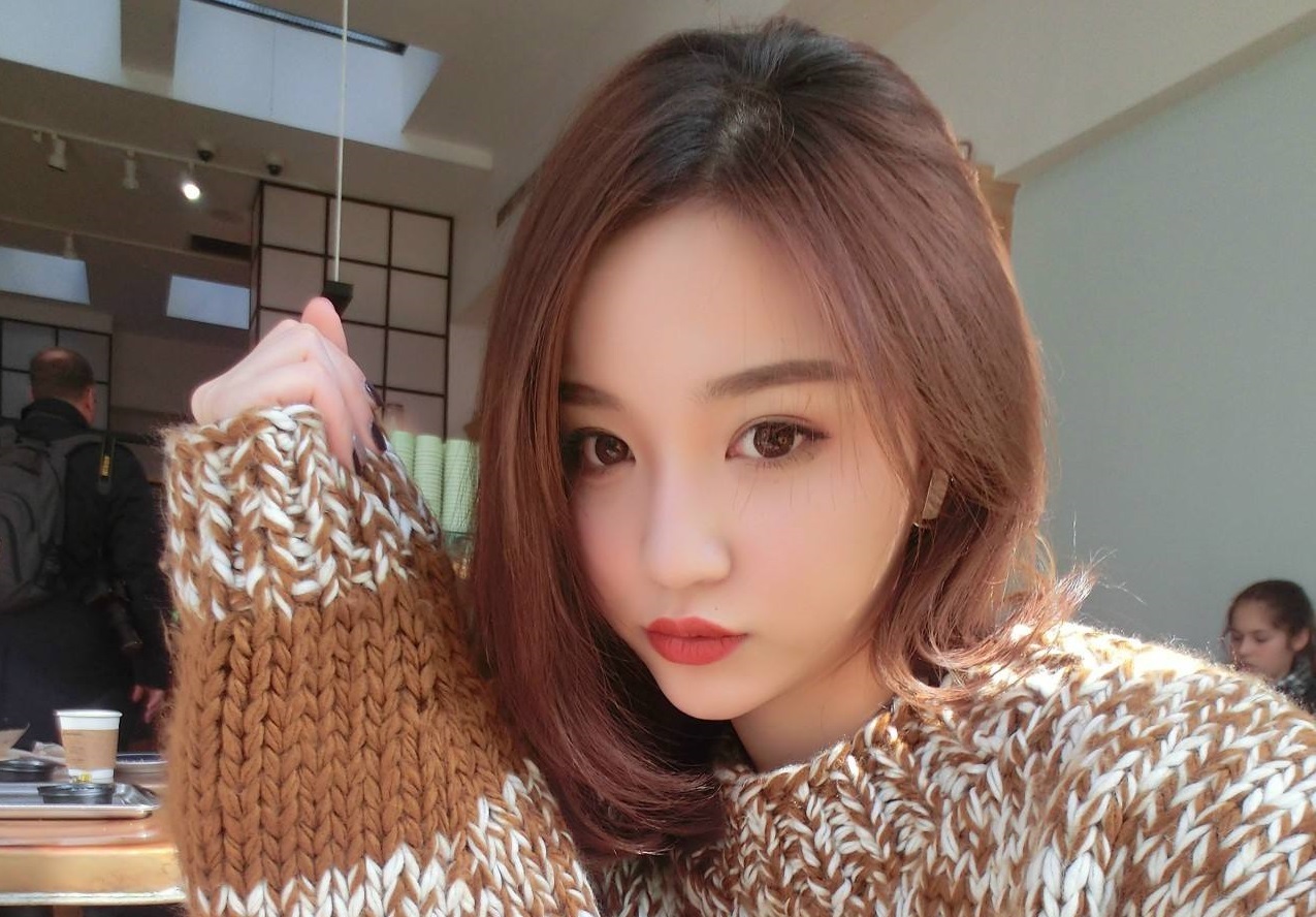 网红雪梨雇佣童工？儿子小豆子被迫营业，大夏天毛衣绒帽加身