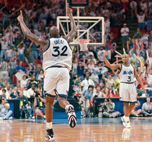 奥尼尔扣碎篮筐要赔钱的视频,奥尼尔扣坏篮架板视频集锦