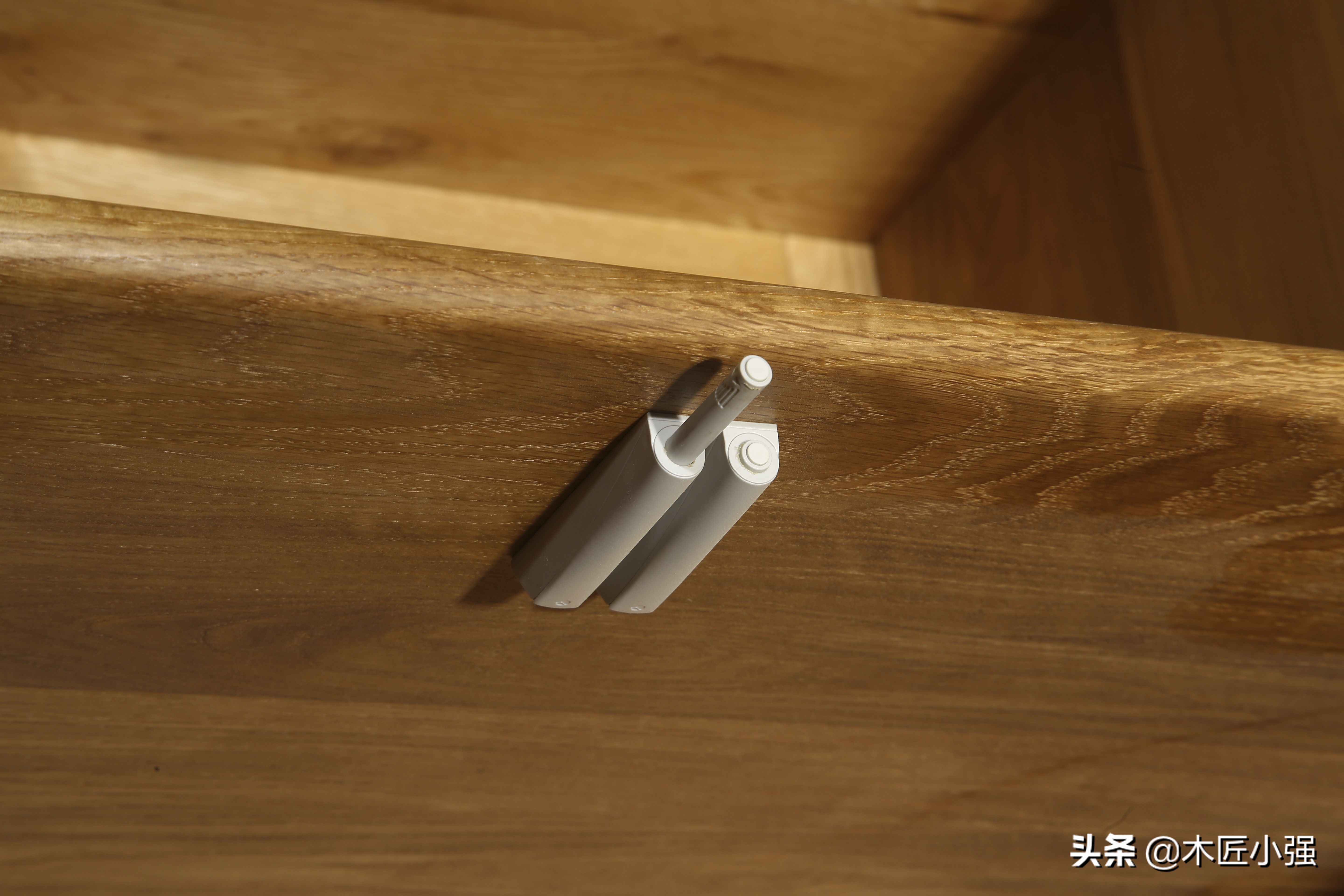 开放衣柜为什么比普通衣柜贵,贵的衣柜和便宜的有什么区别