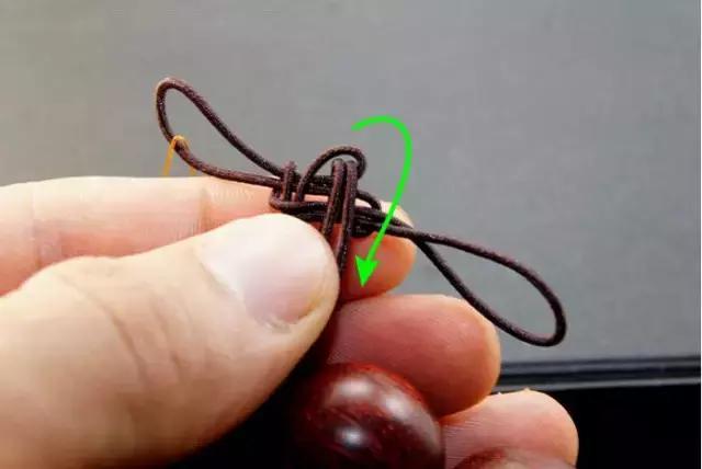 单绳隔珠打结视频教程,手串伸缩加珠绳打结法