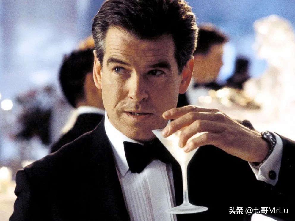 007史上最全酒单：撩妹，还得看《007》，因为哥喝的不是酒，是情