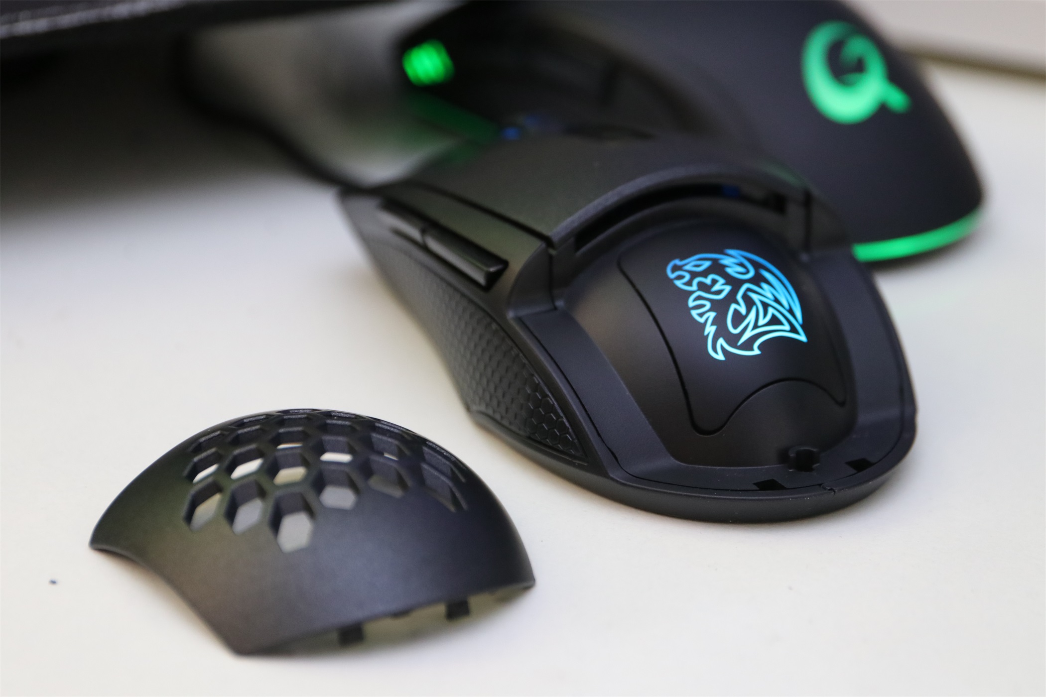 轻量化鼠标性价比推荐,200到300无线轻量化鼠标