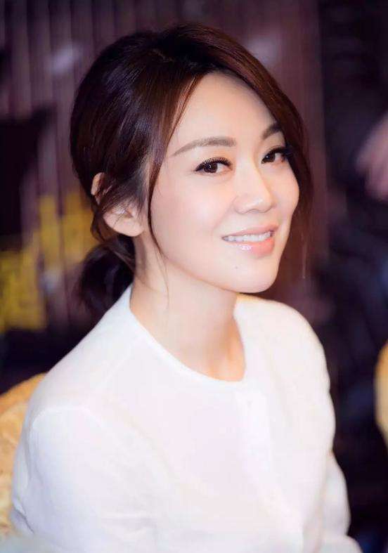 江疏影的眉毛,江疏影眉毛变黑