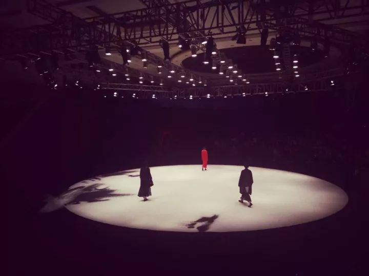 长得帅的人,事业都会成功!艺术家丁勇与他的冒险人生